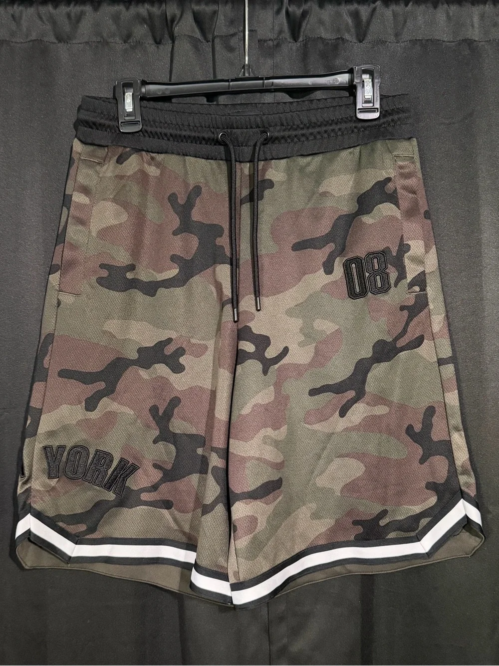 H&M Men’s Camouflage Athletic Shorts in Green and Brown